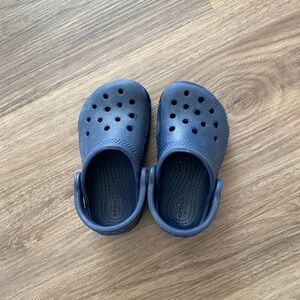 Crocs toddler size 7 navy